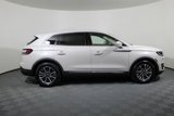 Used 2019 Lincoln Nautilus Select image 2