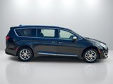 Used 2018 Chrysler Pacifica Limited image 4