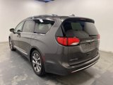 Used 2017 Chrysler Pacifica Limited image 4