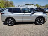 Used 2023 Mitsubishi Outlander SE image 6