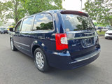 Used 2015 Chrysler Town & Country Touring image 4