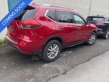 Used 2017 Nissan Rogue SV image 3