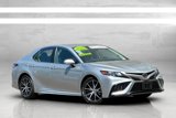 Used 2022 Toyota Camry SE image 2