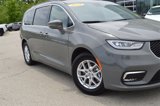 Used 2022 Chrysler Pacifica Touring-L image 3