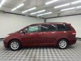 Used 2012 Toyota Sienna XLE image 2