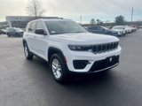 Used 2023 Jeep Grand Cherokee Laredo image 4
