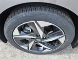 Used 2023 Hyundai Elantra SEL w/ Convenience Package image 3