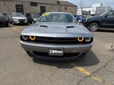 Used 2015 Dodge Challenger SXT image 2