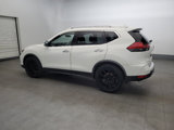 Used 2017 Nissan Rogue SV image 3