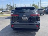 Used 2022 Toyota Highlander XLE image 4