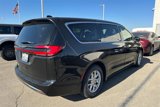 Used 2023 Chrysler Pacifica Touring-L image 3