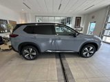 Used 2021 Nissan Rogue Platinum image 2