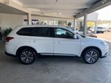 Used 2020 Mitsubishi Outlander SE image 2