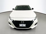 Used 2022 Nissan Altima 2.5 SR w/ Midnight Edition Package image 2