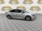 Used 2022 Toyota Corolla LE image 4