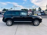 Used 2010 Volkswagen Touareg TDI image 5