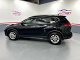 Used 2017 Nissan Rogue SV image 3