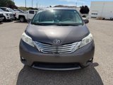 Used 2014 Toyota Sienna L image 2