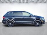 Used 2021 Volkswagen Tiguan SE R-Line image 2