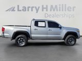 Used 2017 Toyota Tacoma TRD Off-Road image 6