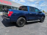 Used 2018 Nissan Titan SL image 4