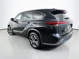 Used 2021 Toyota Highlander XLE image 5