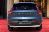 Used 2022 Volvo XC40 T4 Momentum w/ Premium Package image 3