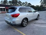 Used 2018 Nissan Pathfinder SV image 5