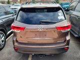 Used 2018 Toyota Highlander XLE image 3