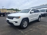 Used 2020 Jeep Grand Cherokee Laredo image 3