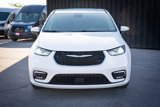 Used 2023 Chrysler Pacifica Touring-L image 2