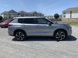 Used 2024 Mitsubishi Outlander SE image 2