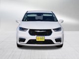 Used 2022 Chrysler Pacifica Touring-L w/ Uconnect Theater Family Group image 2