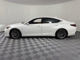 Used 2024 Lexus ES 300h Ultra Luxury image 2