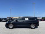 Used 2022 Chrysler Pacifica Touring-L image 4