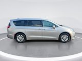 Used 2018 Chrysler Pacifica Touring Plus image 2