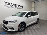 Used 2023 Chrysler Pacifica Touring-L image 2
