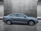Used 2017 Volkswagen Jetta SE image 4