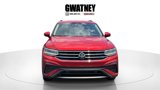 Used 2022 Volkswagen Tiguan SE image 2