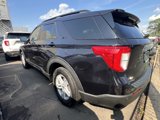 Certified 2022 Ford Explorer XLT image 3