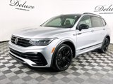 Used 2022 Volkswagen Tiguan SE R-Line image 3