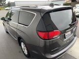 Used 2019 Chrysler Pacifica Touring-L image 5