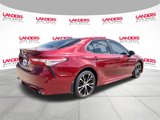 Used 2018 Toyota Camry LE image 3