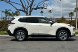 Used 2021 Nissan Rogue SV image 3