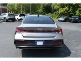 New 2025 Hyundai Elantra SE image 4