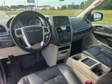 Used 2016 Chrysler Town & Country Touring image 5