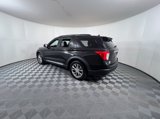 Used 2021 Ford Explorer XLT w/ Equipment Group 202A image 3