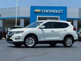 Used 2017 Nissan Rogue SV image 2