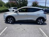 Used 2022 Chevrolet Bolt EUV LT w/ Convenience Package image 2