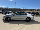 Used 2023 Toyota Camry SE image 4